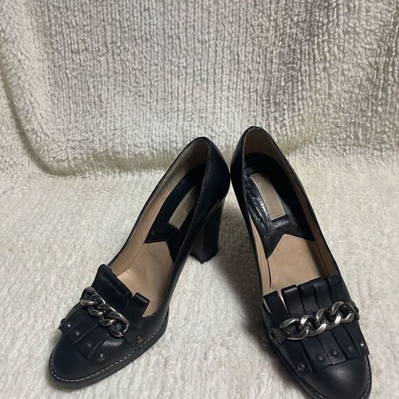 Michael Kors leather Black slip on heels with chain and studs accents SZ7.5M - Picture 5 of 7